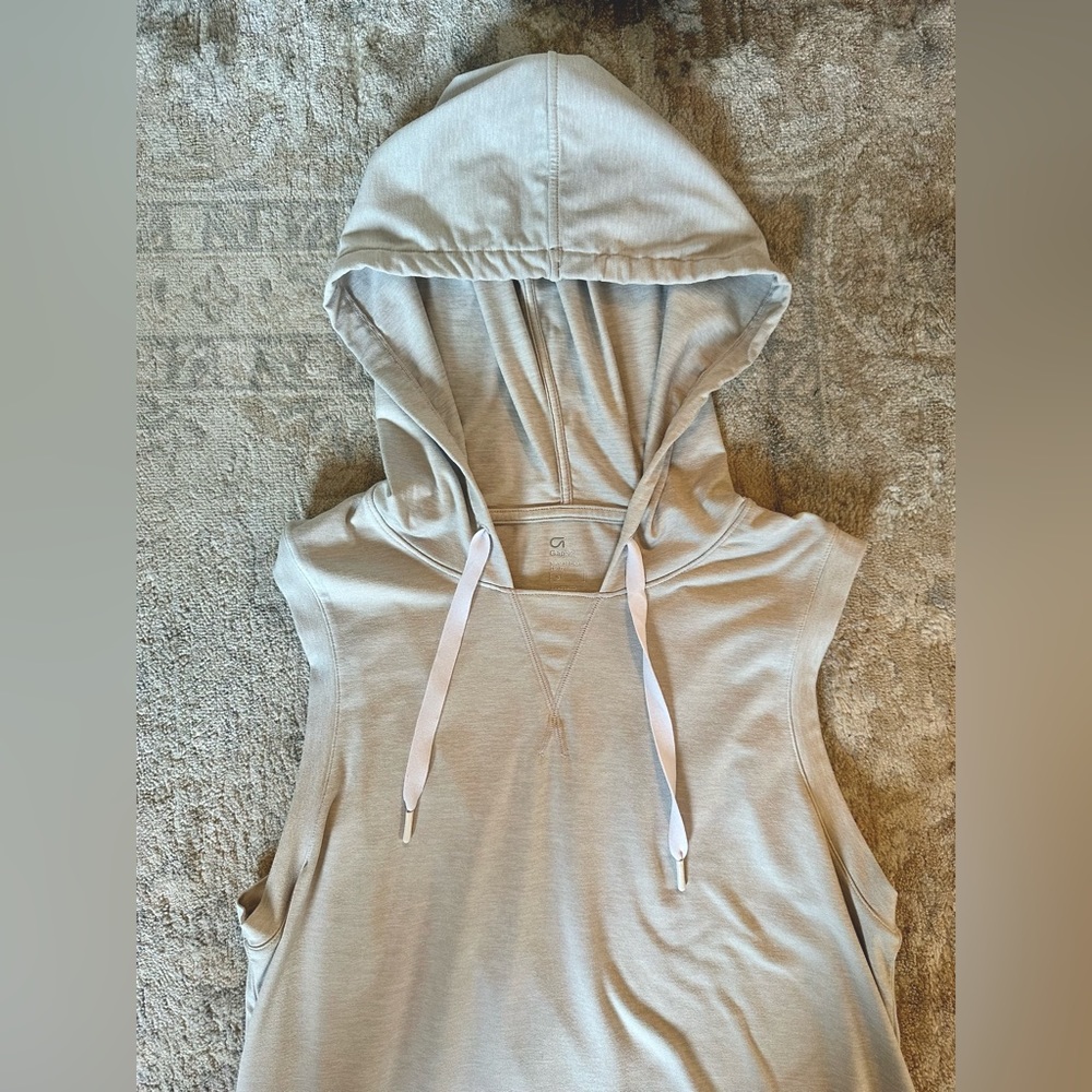 Gap fit brushed tech jersey